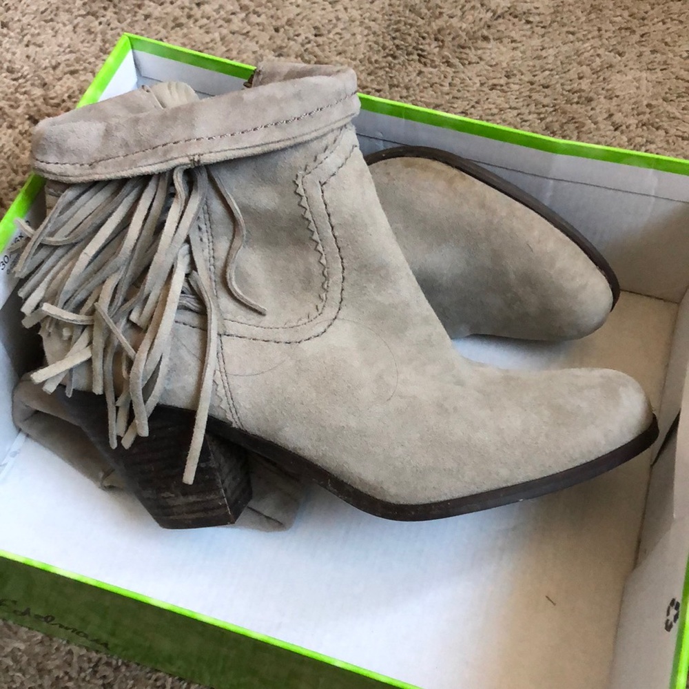 Like new Sam Edelman fringe boots